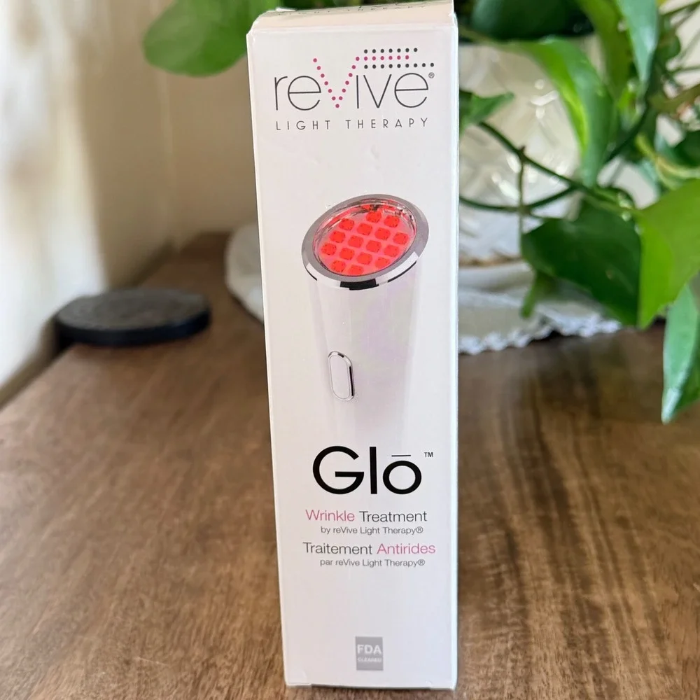 reVive Light Therapy Glo Wrinkle Treatment Women OS White‎ LED Anti-Aging Device
